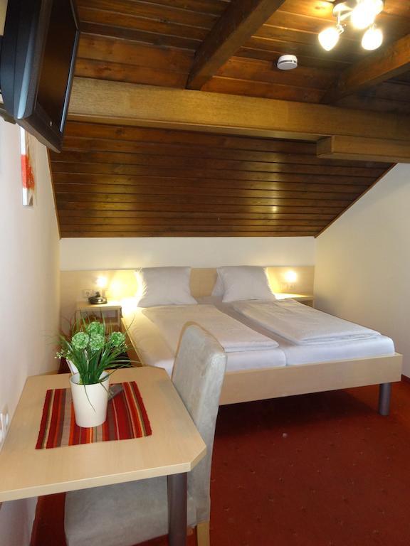 Pension Scherwirt Hotell Graz Rom bilde